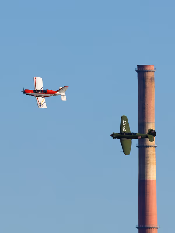 PZL M26 Iskierka / Jakowlew Jak-18
