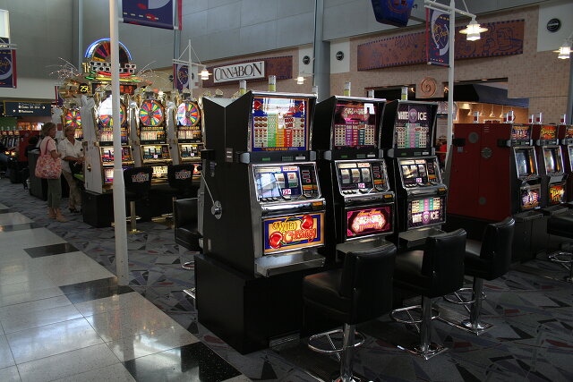Las Vegas Airport... greeted right away by slot machines
